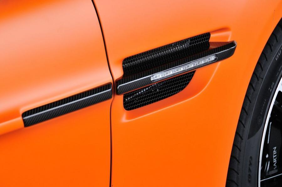 Детали экстерьера Aston Martin Vanquish 2012 года  (NA) (фото 86 из 182)